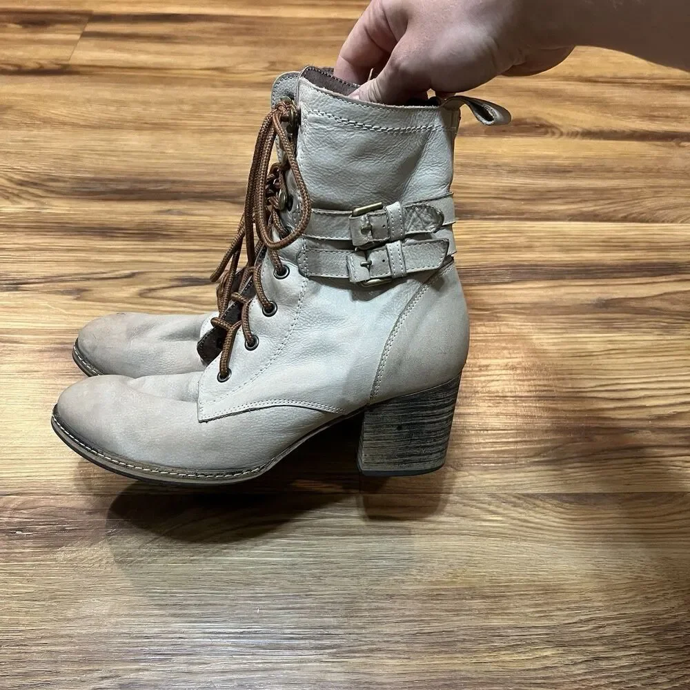 Holding Horses Booties Size 39 Eu Us Size 8.5
